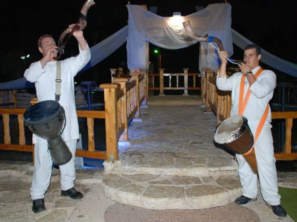 מתופפים ושופרות בגן יבנה
